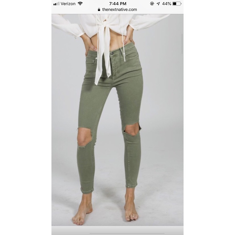 Free People busted knee crop